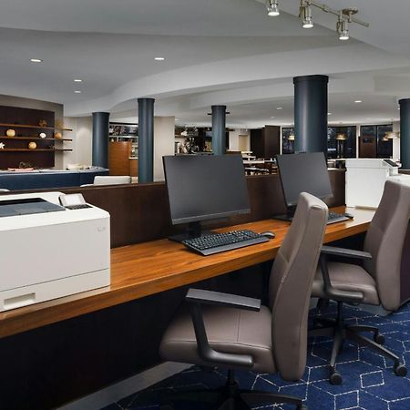 Courtyard By Marriott Potomac Mills Woodbridge Hotel Екстериор снимка