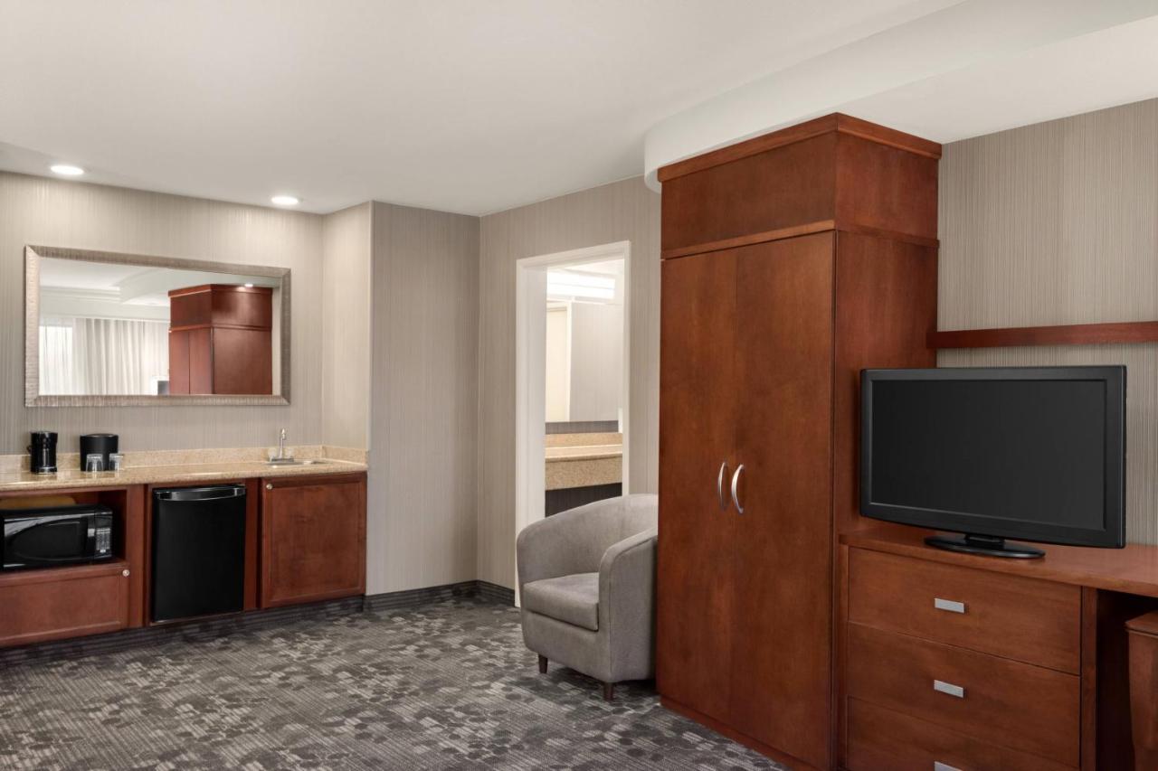 Courtyard By Marriott Potomac Mills Woodbridge Hotel Екстериор снимка