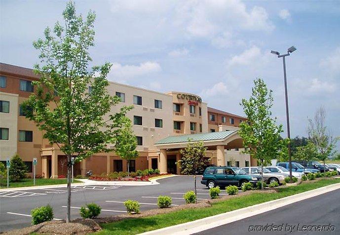 Courtyard By Marriott Potomac Mills Woodbridge Hotel Екстериор снимка