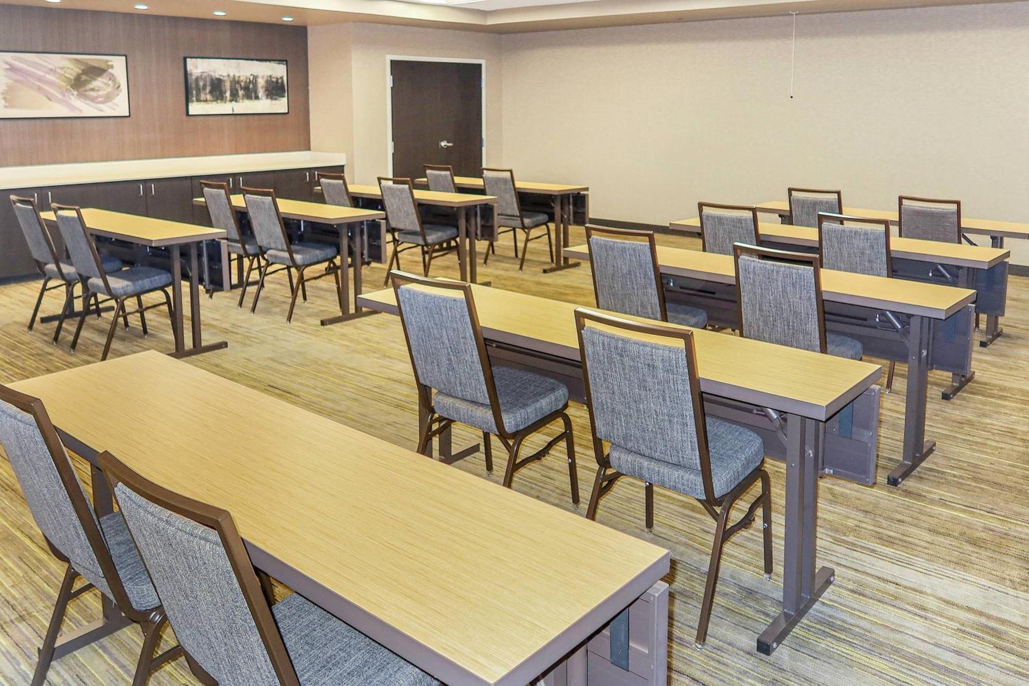 Courtyard By Marriott Potomac Mills Woodbridge Hotel Екстериор снимка