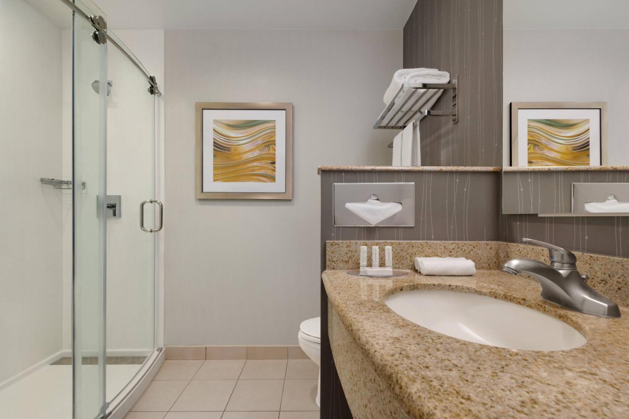 Courtyard By Marriott Potomac Mills Woodbridge Hotel Екстериор снимка